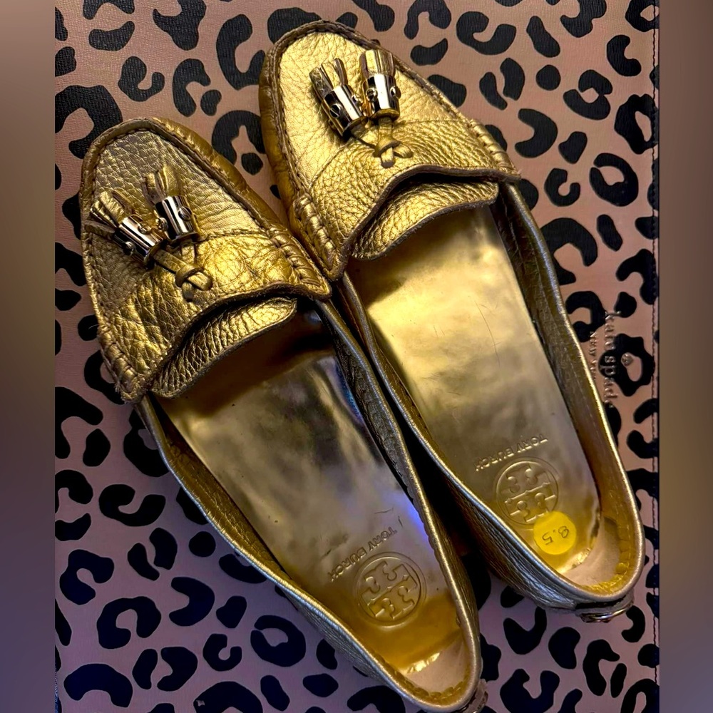 Great DEAL 🌟 Tory Burch Gold Metallic Lawrence Driving Loafer. Excellent cond.